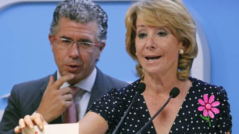 Esperanza Aguirre junto a Francisco Granados en una imagen de 2011.- EFE