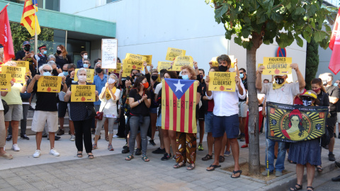 Concentració a Figueres en suport als investigats pel tall de l'AP-7 impulsat pel Tsunami Democràtic. ACN