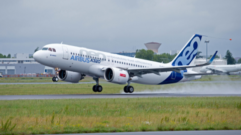 El avion A320neo de Airbus, en su primer viaje de prueba.