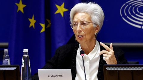 La presidenta del BCE,  Christine Lagarde, en una comparecencia en la Comisión de Asuntos Económicos y Monetarios del Parlamento Europeo, el pasado febero. REUTERS/Francois Lenoir