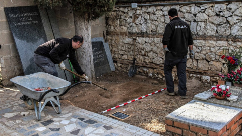 Exhumación de Timoteo Medieta en el cementerio de Guadalajara por orden de la Justicia de Argentina.Óscar Rodríguez, miembro de la ARMH