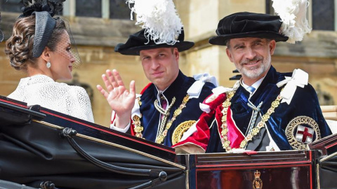 Los reyes Felipe VI y Letizia junto al príncipe Guillermo de Inglaterra. EFE