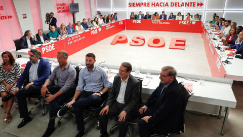 Vista general de la reunión de la Ejecutiva Federal del PSOE, presidida el secretario general Pedro Sánchez, en Ferraz. EFE/Emilio Naranjo