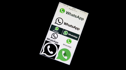 Una ilustración con los logotipos de Whatsapp./REUTERS