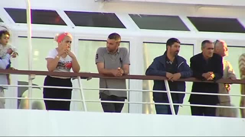 Salvamento MarÃ­timo busca a 22 migrantes que viajaban en una patera en el mar de AlborÃ¡n