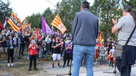 La concentració reivindicativa contra el tancament de diverses indústries del Penedès que s'ha fet aquest dissabte.ACN