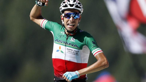 Fabio Aru celebra su victoria en La Planche des Belles Filles. / EFE