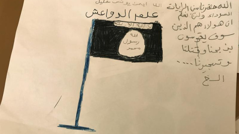 Fotografía de un dibujo que realizó el pequeño Ayman Yúnes Jalil, de 10 añós, que acude al centro que ha erigido la ONG Norwegian Refugee Council (NRC) en el campamento de Hasan Shami (Irak), donde se lleva a cabo un programa educativo de NRC para n