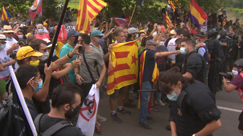 Protesta por la visita de los Reyes al monasterio de Poblet (Tarragona)