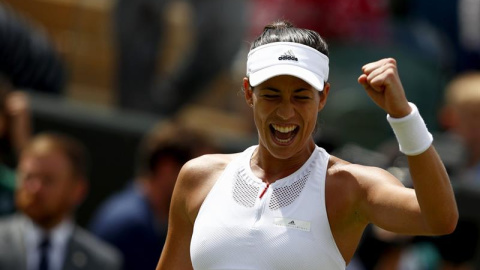 La española Garbiñe Muguruza celebra su clasificación para los cuartos de final de Wimbledon. /EFE