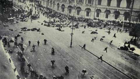 Disturbios durante el fracasado alzamiento bolchevique, Petrogrado, julio de 1917 /Wikipedia