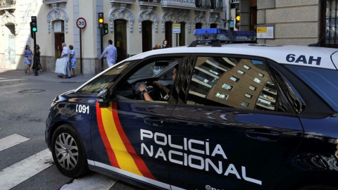 Un vehículo de la Policía Nacional, en una imagen de archivo. / EFE