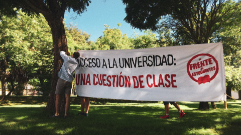 Cartel colgado por el Frente de Estudiantes.