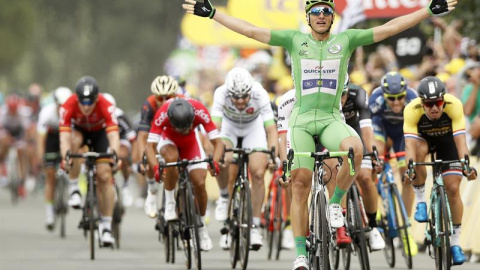 El ciclista alemán Marcel Kittel, del equipo Quick Step Floors, celebra su victoria de la décima etapa del Tour de Francia. /EFE