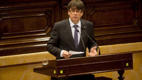 Carles Puigdemont dona explicacions al Parlament sobre el cessament de Jordi Baiget. EFE/Quique García