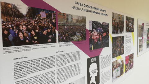 Uno de los paneles que componen la exposición sobre las huelgas feministas. D.A.