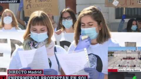 La enfermería se concentra en Sol para protestar contra la precariedad: "Arriba las manos, esto es tu contrato"