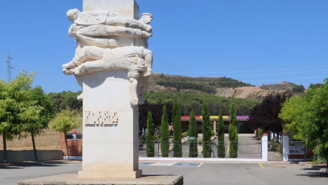 Monumento en La Barranca creado por Alejandro Rubio Dalmati.- AYUNTAMIENTO LAREDO