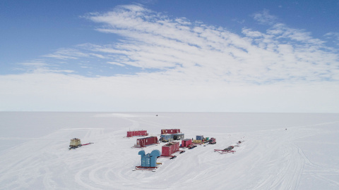 El equipo de investigadores de SALSA durante la expedición para acceder a las aguas del lago Mercer, a más de mil metros de profundidad en la Antártida.- SALSA