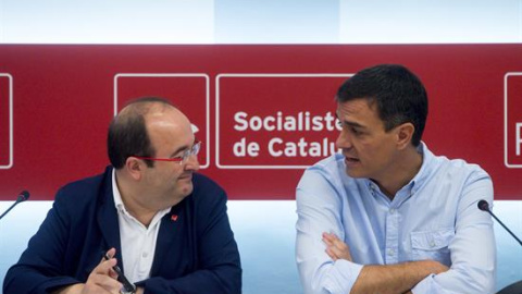 El secretari general del PSOE, Pedro Sánchez, i el primer secretari del PSC, Miquel Iceta, a la reunió d'aquest divendres. EFE/Quique García