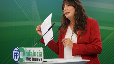 Loles López, secretaria general del PP-A, en rueda de prensa. EUROPA PRESS/Archivo