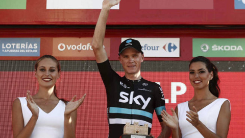 Froome, también acompañado en un podio /EFE