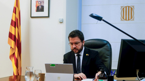 El vicepresidente de Generalitat y presidente interino sustituto, Pere Aragonés, durante la reunión telemática del comité ejecutivo de crisis por la covid-19. EFE/Quique García