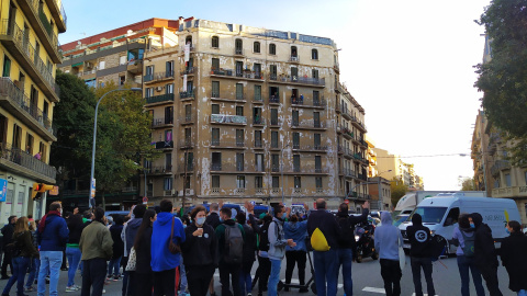 Protesta davant del bloc desnonat. PAH