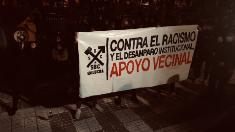 Marcha en San Blas contra el fascismo y el racismo. Twitter del PCM.