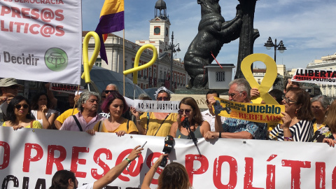 Los manifestantes reclaman la libertad de los políticos catalanes en Madrid - A.R