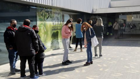 Cua de persones per fer-se una PCR a les Borges Blanques. ACN