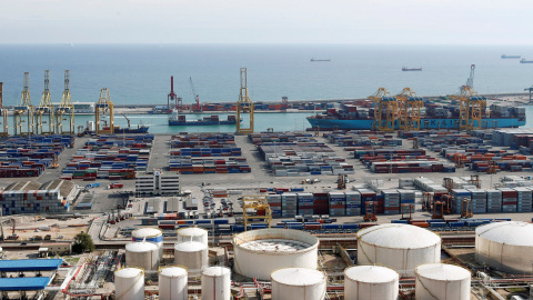 Vista de la terminal de carga del Puerto de Barcelona. REUTERS/Albert Gea