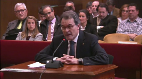 Artur Mas se dirige al tribunal qued le juzga por el 9-N