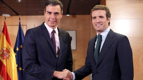 Pedro Sánchez y Pablo Casado en la reunión que mantuvieron el pasado 11 de junio. EFE