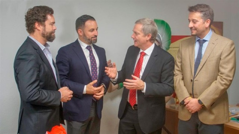 24/06/2019 - El presidente de Vox, Santiago Abascal, y su portavoz parlamentario, Iván Espinosa de los Monteros, en una reunión con el líder del Partido Republicano de Chile, José Antonio Kast. / EUROPA PRESS - VOX