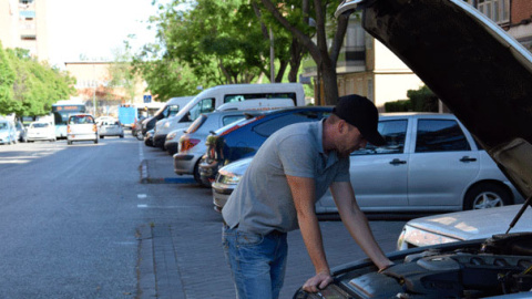 Mykola en su barrio, Vallekas / MARÍA jOSÉ CARMONA