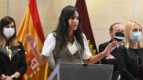 16/10/2020.- La portavoz de Ciudadanos (Cs) en el Ayuntamiento de Madrid, Begoña Villacis, hoy viernes junto a todos los concejales de su grupo municipal, que han presentado una declaración en relación al cambio de nombres en el callejero de la ciudad.