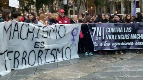 Pancartas contra la violencia machista durante el 7-N / Sara Plaza