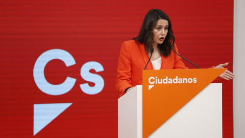 La portavoz de Ciudadanos, Inés Arrimadas, durante la rueda de prensa tras la reunión de la Ejecutiva celebrada este lunes en la sede del partido de la calle Alcalá. /EFE