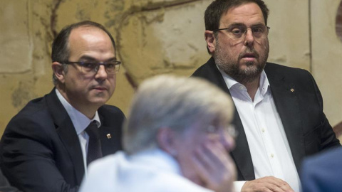 Jordi Turull i Oriol Junqueras en la reunió del Govern d'aquest dimarts. EFE / Quique García