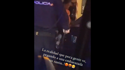 Captura de pantalla del vídeo de la agresión. / Twitter