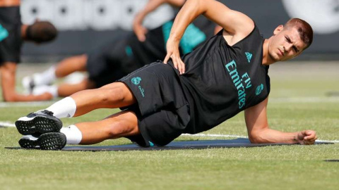 Álvaro Morata entrenando con el Real Madrid en la universidad de UCLA (Los Ángeles).