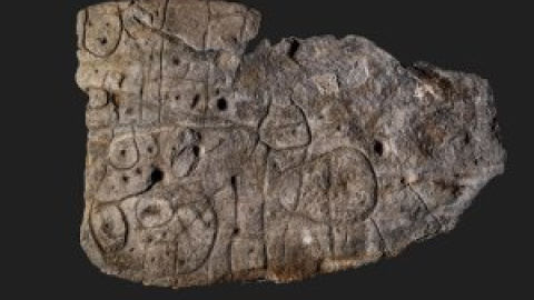 Una losa grabada y olvidada en Bretaña resulta ser el primer mapa en relieve europeo