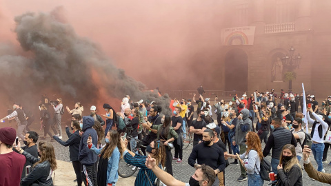 Concentració del sector de la restauració a plaça Sant Jaume. ACN/Alan Ruiz