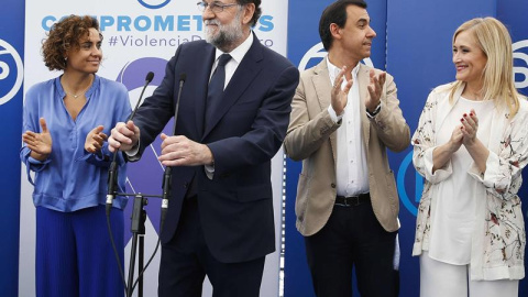 Mariano Rajoy junto a Dolors Montserrat, Cristina Cifuentes y Fernando Martínez-Maíllo  durante un acto de apoyo al Pacto de Estado contra la Violencia de Género. /EFE