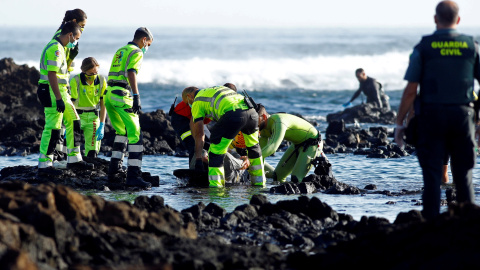 Rescate del cadáver de un migrante tras un naufragio en Lanzarote