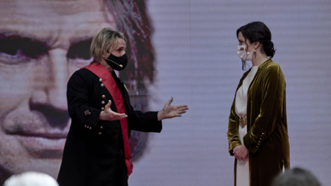 Nacho e Isabel Díaz Ayuso durante la entrega de la Gran Cruz  de la Orden del Dos de Mayo. - EUROPA PRESS