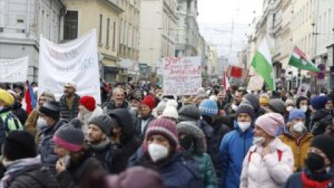 Unas 40.000 personas protestan en Austria contra la vacunación obligatoria