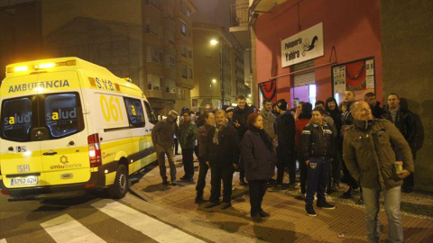 La multa fue cursada al conductor de una ambulancia del 061.  / EL PERIÓDICO