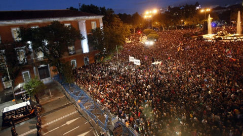 Miles de manifestantes frente al Congreso de los Diputados durante una de las protestas de Rodea el Congreso en 2012.-REUTERS